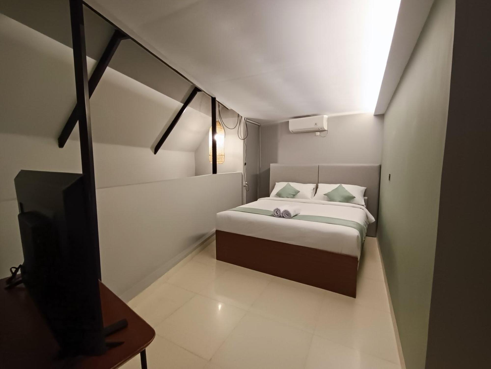 Fx Stay & Coffee Yogyakarta Exterior photo