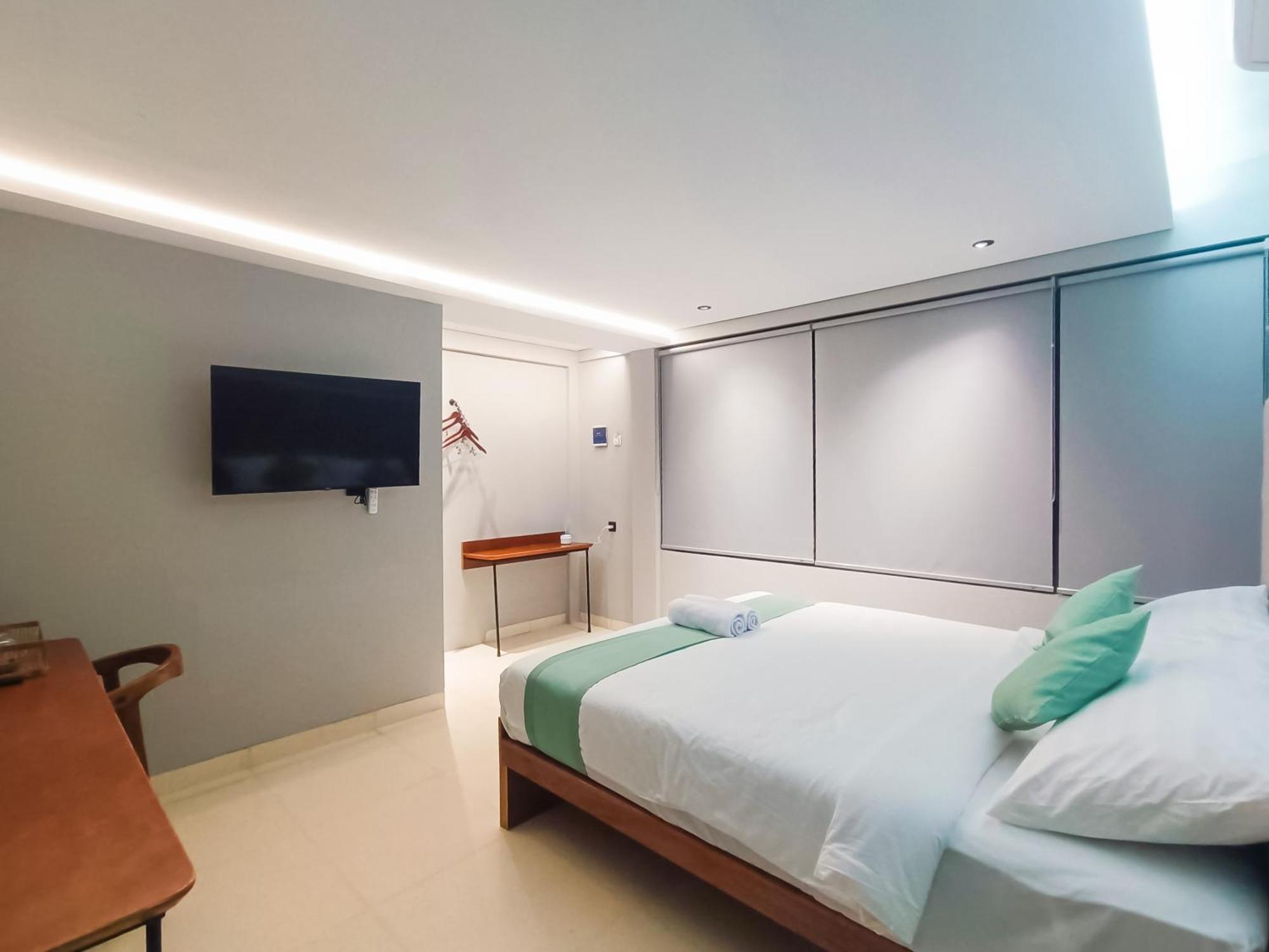 Fx Stay & Coffee Yogyakarta Exterior photo