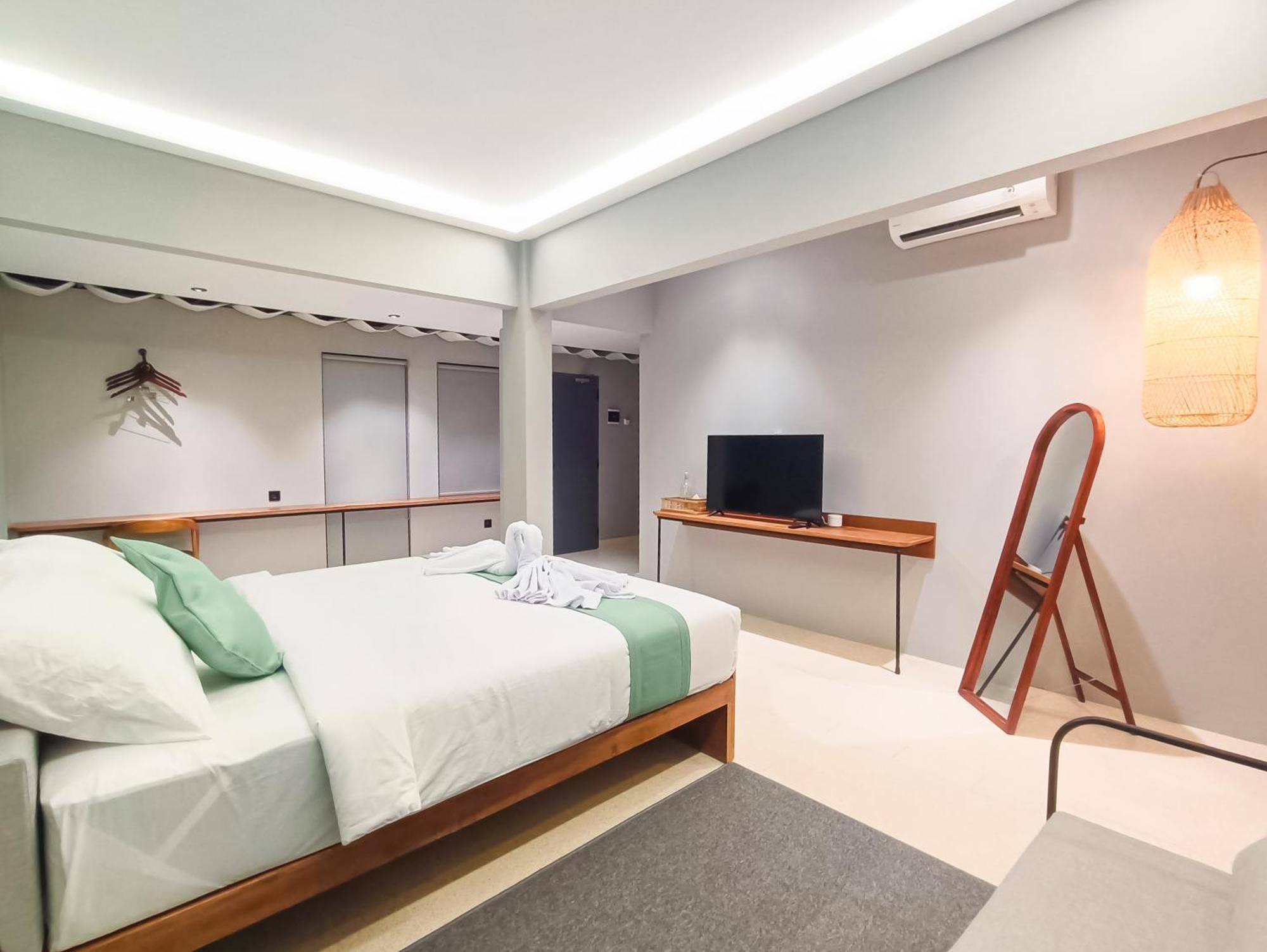 Fx Stay & Coffee Yogyakarta Exterior photo