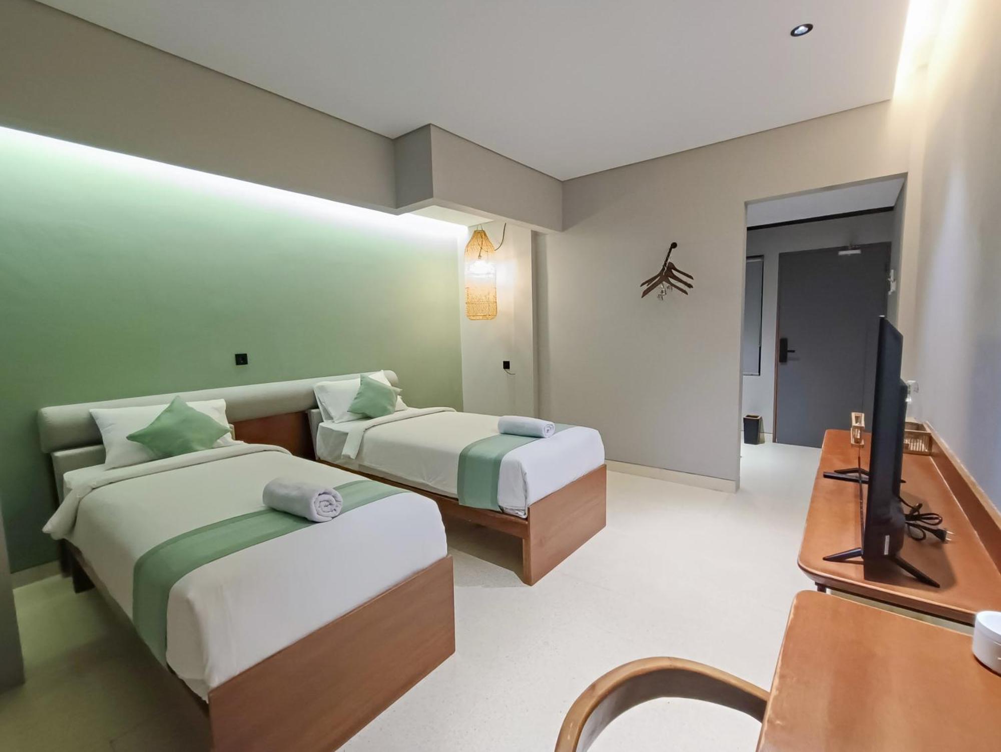 Fx Stay & Coffee Yogyakarta Exterior photo