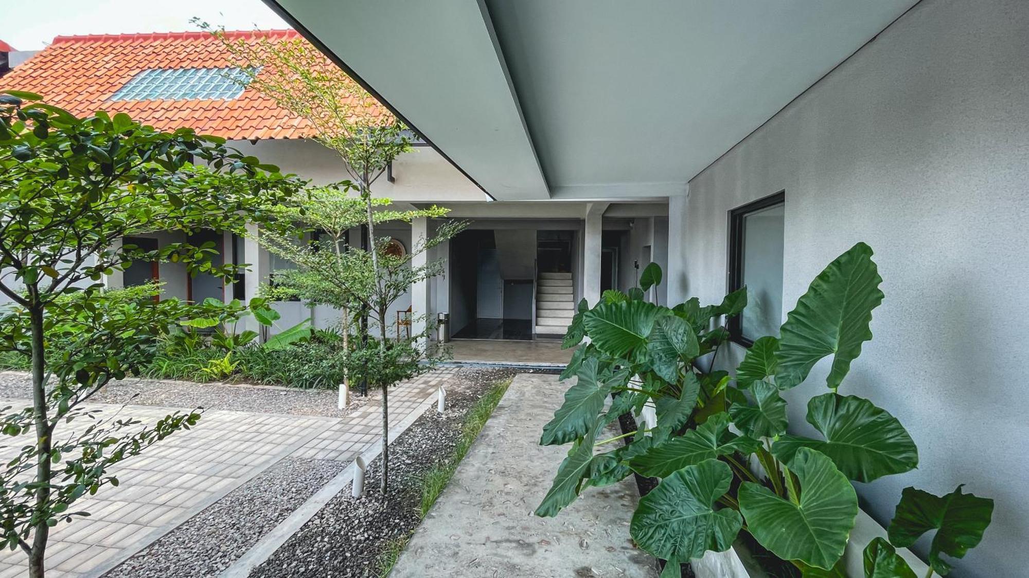 Fx Stay & Coffee Yogyakarta Exterior photo